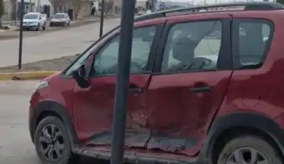 Chocó alcoholizado en Trelew y el secuestro de su auto develó algo inesperado