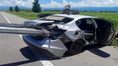 Un auto fue atravesado por el guardarrail en la Ruta 38 de Tucumán: el conductor salió ileso