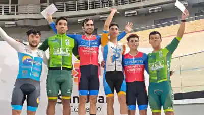 El velódromo explotó: Rubén Ramos se quedó con todo en la tercera fecha del ciclismo pista