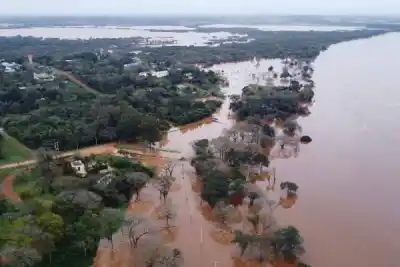 El Río Uruguay baja en Santo Tomé pero el alerta sigue firme: ¿qué pasará con las lluvias?