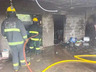 Hacían pan en el horno de barro y se desató un incendio: una mujer resultó quemada en Los Sosa