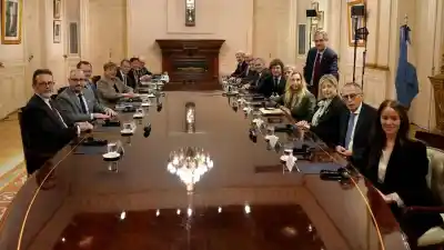 Con dos bajas clave, Milei recibe a Georgieva y prepara su gira relámpago