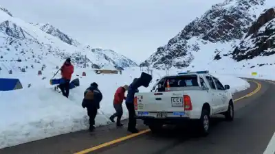 Sin gas, leña ni dinero: el drama de tres adultos varados en Punta de Vacas que obligó a evacuarlos