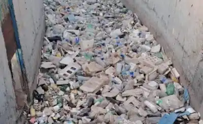 Lo que encontraron dentro de un canal en Godoy Cruz: 150.000 kilos de basura y una advertencia