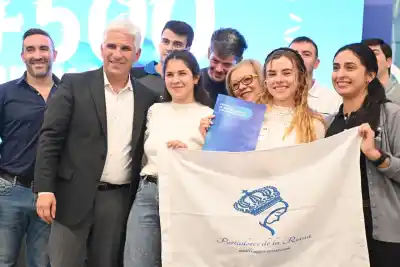 El gobernador Poggi entregó certificados y fondos a más de 120 ONG en un acto clave