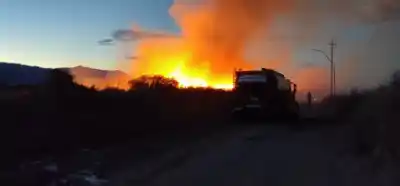 El fuego no da tregua en San Juan: Albardón, Ullum y Santa Lucía en alerta por incendios