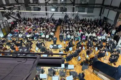 Más de 400 personas vibraron con la Sinfónica de Entre Ríos: dos joyas francesas en La Vieja Usina