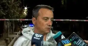 Vecino alertó por ruidos extraños y encontraron a una mujer de 90 años muerta en su casa: hay un detenido