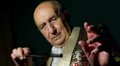 El reclamo de un ventrílocuo por la historia del mago Piuman que la IA tergiversó