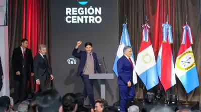 Tres gobernadores se juntan en el límite con Santa Fe y lo que firmaron promete cambiar la Región Centro