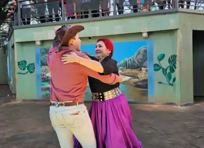 Bailaron al ritmo del chamamé: el concurso que paralizó Jardín América