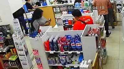 Entraron a una farmacia, robaron perfumes por casi medio millón y quedaron filmados: la justicia los dejó libres