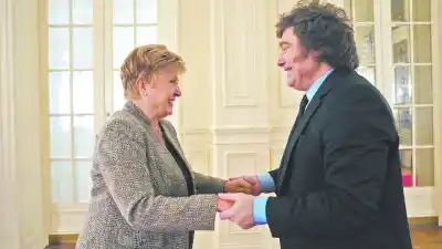 El PJ rionegrino apunta contra Milei: "indigno sometimiento" al FMI