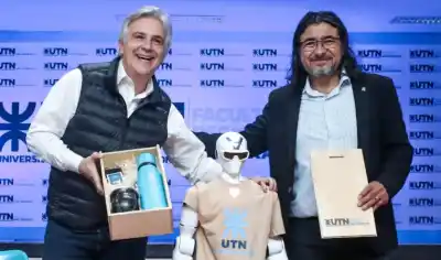 Llaryora en San Francisco: aportes millonarios al campo y un robot que promete revolucionar la UTN