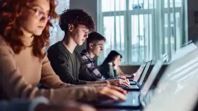Jóvenes de San Luis se miden en un concurso nacional de IA para cambiar sus barrios