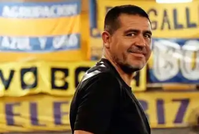 El delantero chubutense que se metió en la lista de Riquelme para Boca