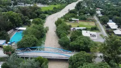 Alerta en San Pedro de Colalao: los ríos Tacanas y Tipas crecen y obligan a un monitoreo constante