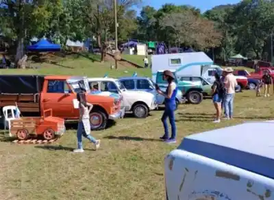 Capioví se rinde a los autos clásicos: tres días de furor sobre ruedas
