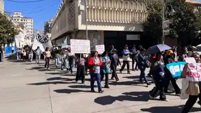 Docentes copan el centro de San Salvador de Jujuy: ¿qué piden en la marcha provincial?
