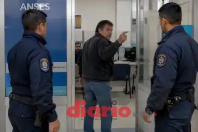 Entró a una oficina de Anses, exigió datos de otra persona y la reacción que tuvo cuando le dijeron que no