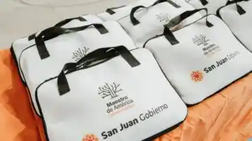 Llegan a San Juan más de 20 mil computadoras: ¿a quiénes las entregarán?