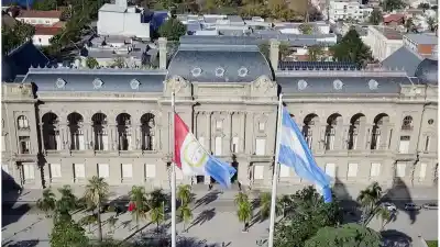 Lo que nadie contó del aumento salarial que firmará Santa Fe pese al rechazo docente