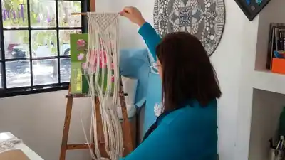 Arte, aguja y pincel: los cuatro talleres que llegan al Chalet Cantoni en agosto
