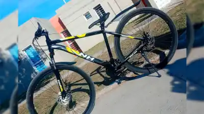 Golpearon a una nena para robarle la bicicleta en La Banda: la madre pide ayuda para encontrarla