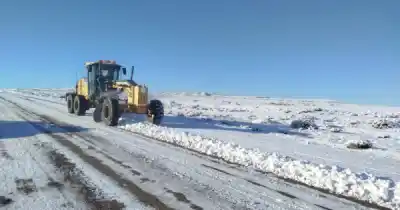 Santa Cruz bajo hielo: cierran una ruta provincial tras múltiples despistes y refuerzan operativos