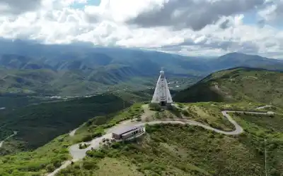 Ascendía a la Virgen del Valle y sufrió una falla cardíaca: murió en el acto