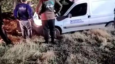 Perdió el control en la curva de Primo y terminó en la banquina: el insólito desenlace