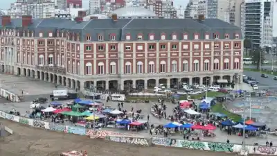 Volvieron a la Rambla pero no es la Saladita: el encuentro de feriantes que ilusionó a Mar del Plata