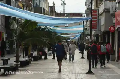 ¿Te lo vas a perder? Llega 'Miércoles de Paseo' con descuentos y música a la Peatonal