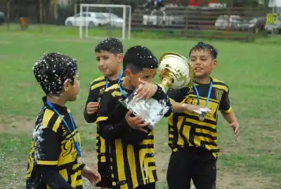 Emoción en Corrientes: los pibes de Peñarol se consagraron campeones en la Sub-9