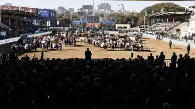 Palabras vacías en Palermo: Federación Agraria explotó contra Milei por falta de anuncios