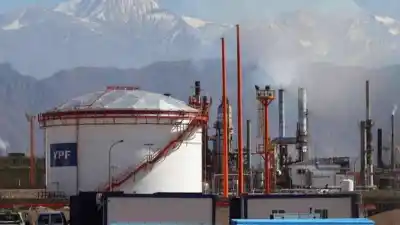 El centro de control que revoluciona la refinería de YPF en Mendoza