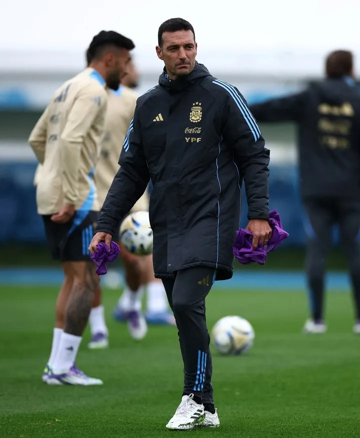 Lionel Scaloni piensa en la Finalissima y más allá. Foto: REUTERS / Agustin Marcarian.