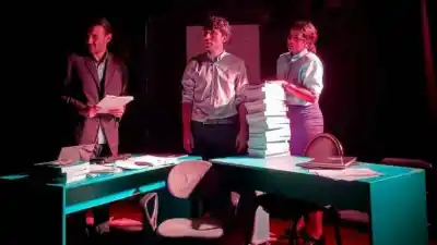 Un mundo post-apocalíptico donde los deseos se tramitan: llega "Ministerio de la Posibilidad" al Alberdi