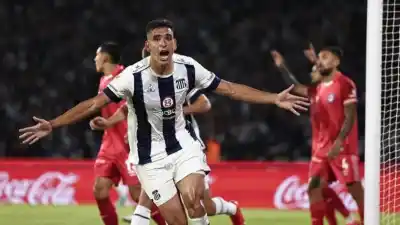 El defensor que eligió Falcioni para reforzar la zaga de Atlético Tucumán