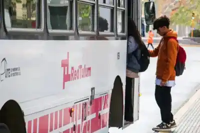 Colectivos reducidos y el drama de llegar a clase: ¿qué pasa con las faltas?
