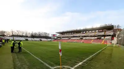 Insólito: el Rayo Vallecano se queda sin estadio por basura y riesgo de incendio