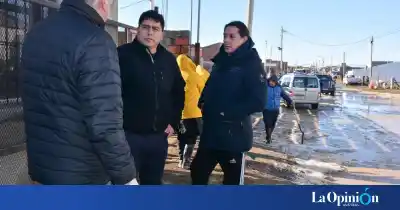 Vidal recorrió barrios inundados y lanzó una dura crítica al municipio: "Lo ideal sería que se haga cargo"