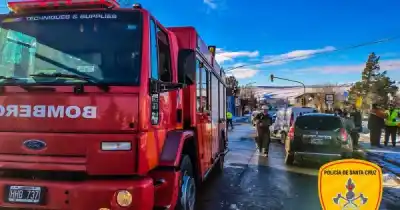 Un choque múltiple frente a una escuela en Río Turbio dejó a un hombre hospitalizado
