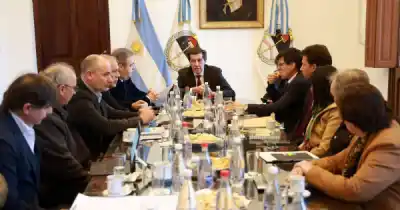 El gobernador Sadir reunió a su gabinete para revisar las obras públicas: ¿qué proyectos se vienen?