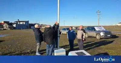 Veteranos de Malvinas tomaron la plaza en Río Gallegos: el emotivo acto que nadie esperaba