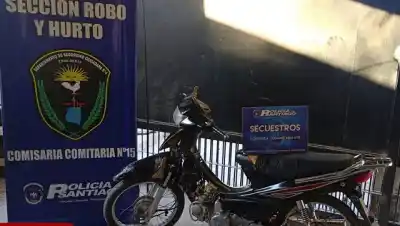 Encontraron una moto robada en el barrio Los Lagos y la historia de la joven que la tenía