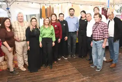 A días del cierre, autoridades recorrieron la Feria del Parque Aguirre y los artesanos revelaron un dato que sorprende