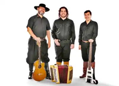 Once años de música y poesía: el trío que se despide con un show gratuito en el Teatro Lírico