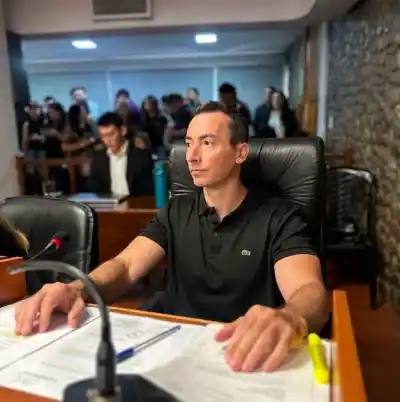 Críticas de Brizuela no lo inquietan: Galán redobló la apuesta y apuntó contra Milei