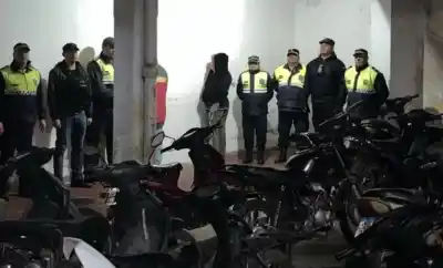 En cuatro horas, sacaron 50 motos de circulación y detuvieron a ocho personas en dos localidades tucumanas
